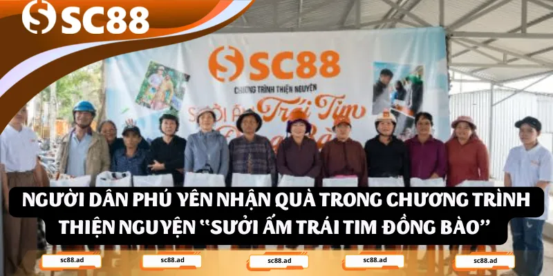 Người dân Phú Yên nhận quà tại chương trình thiện nguyện do SC88 tổ chức cuối năm 2025.
